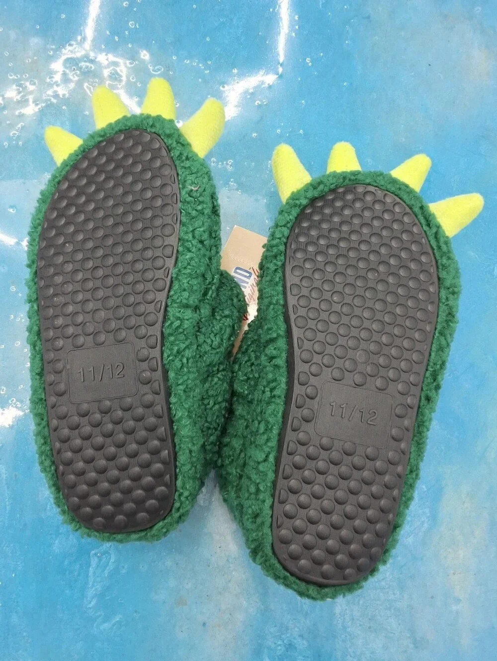 Kids Boys Dinosaur Slippers Dino Feet Plush House Shoes Green, Size 11-12, NWT